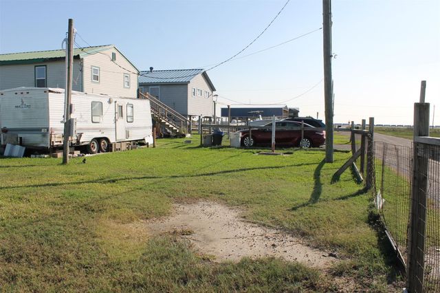 7115 W Hunter Drive, Hitchcock, TX 77563