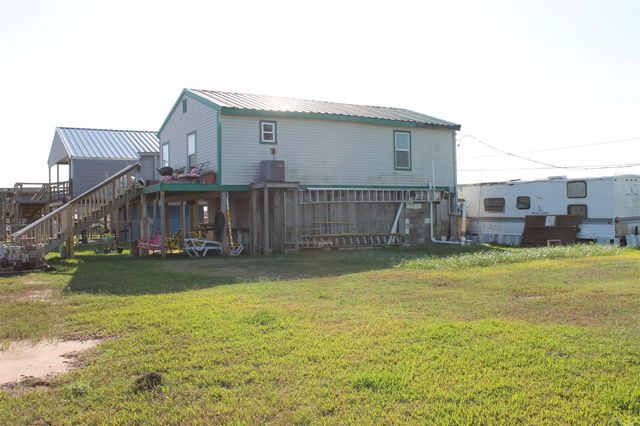 7115 W Hunter Drive, Hitchcock, TX 77563