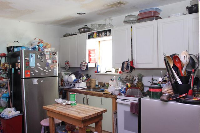 7115 W Hunter Drive, Hitchcock, TX 77563