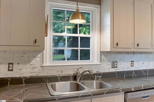 234 Country Glen, Pelzer, SC 29796