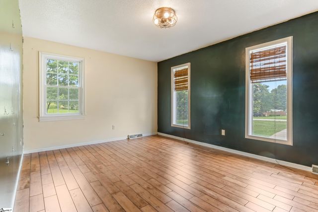 234 Country Glen, Pelzer, SC 29796