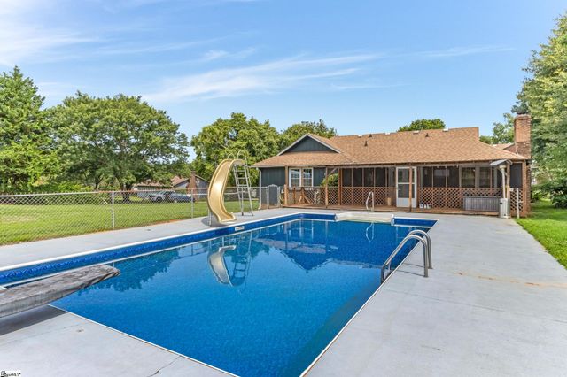 234 Country Glen, Pelzer, SC 29796