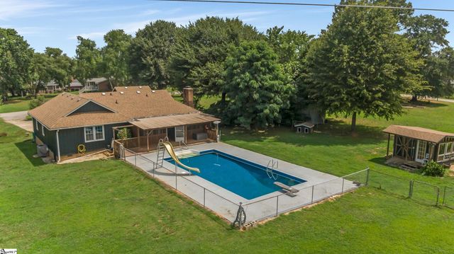 234 Country Glen, Pelzer, SC 29796