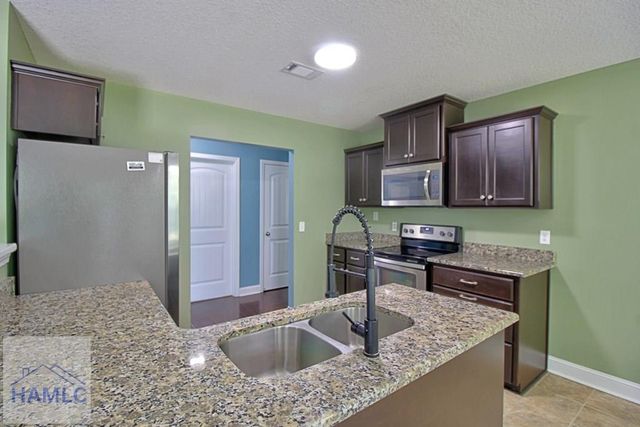720 Highgrove Court, Hinesville, GA 31313