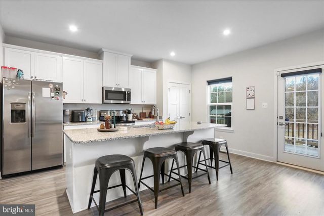 183 ONTARIO DR, Falling Waters, WV 25419