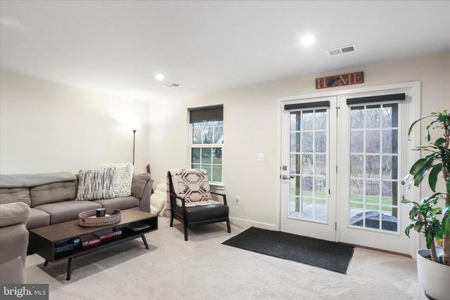 183 ONTARIO DR, Falling Waters, WV 25419