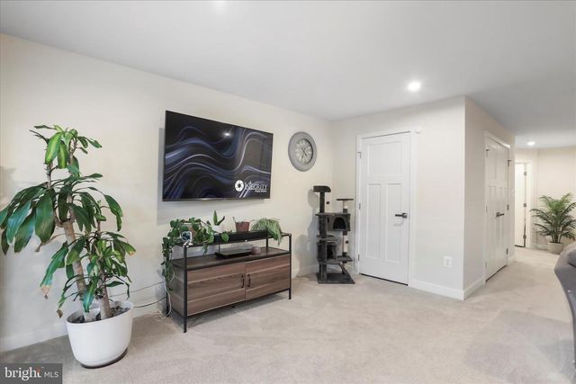 183 ONTARIO DR, Falling Waters, WV 25419