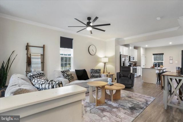 183 ONTARIO DR, Falling Waters, WV 25419