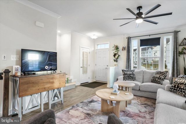 183 ONTARIO DR, Falling Waters, WV 25419