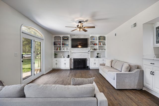 6N131 Old Homestead Road, St. Charles, IL 60175