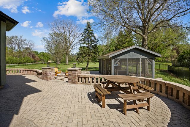 6N131 Old Homestead Road, St. Charles, IL 60175