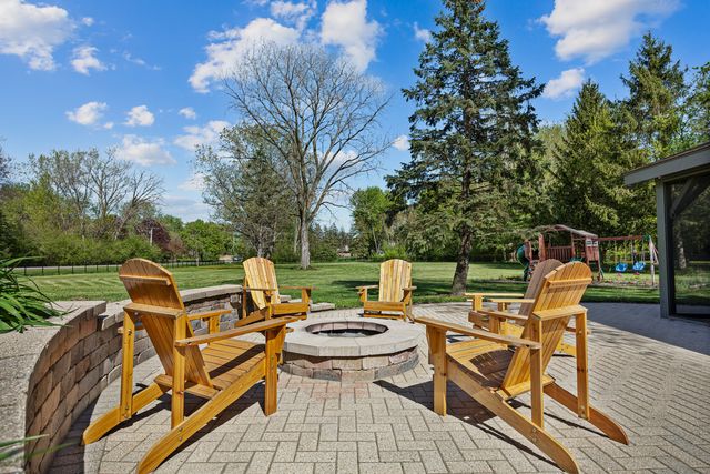 6N131 Old Homestead Road, St. Charles, IL 60175