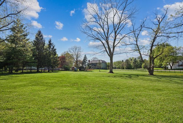 6N131 Old Homestead Road, St. Charles, IL 60175
