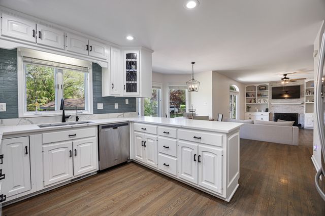 6N131 Old Homestead Road, St. Charles, IL 60175