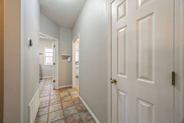 3383 N Southridge Drive, Fayetteville, AR 72703