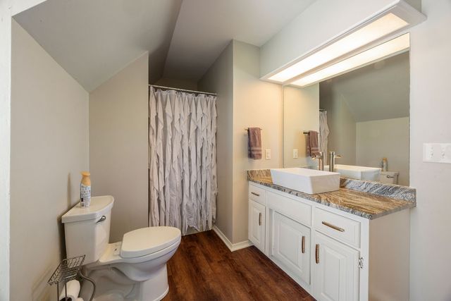3383 N Southridge Drive, Fayetteville, AR 72703
