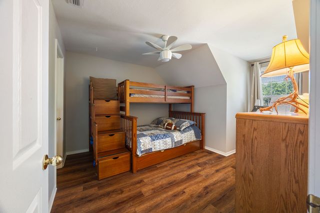 3383 N Southridge Drive, Fayetteville, AR 72703