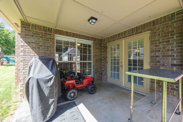 3383 N Southridge Drive, Fayetteville, AR 72703