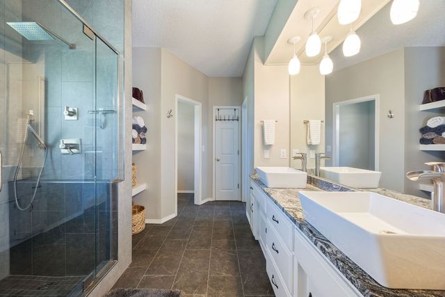 3383 N Southridge Drive, Fayetteville, AR 72703