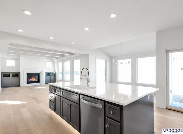 12620 S 78 Avenue, Papillion, NE 68046