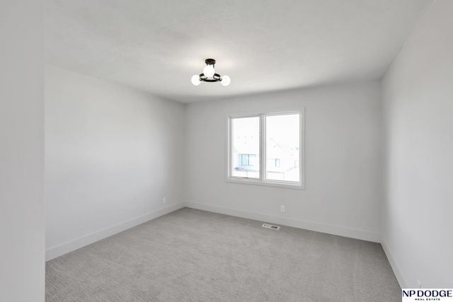 12620 S 78 Avenue, Papillion, NE 68046