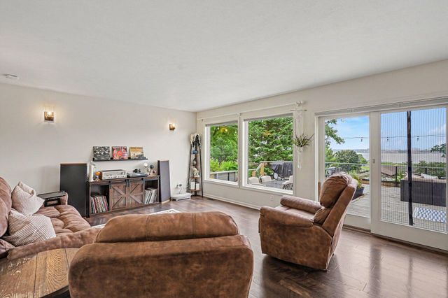 1102 Central Avenue, North Muskegon City, MI 49445