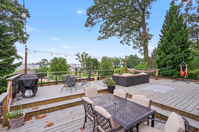 1102 Central Avenue, North Muskegon City, MI 49445