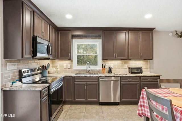 391 Timbertree Branch Road, Kingsport, TN 37660