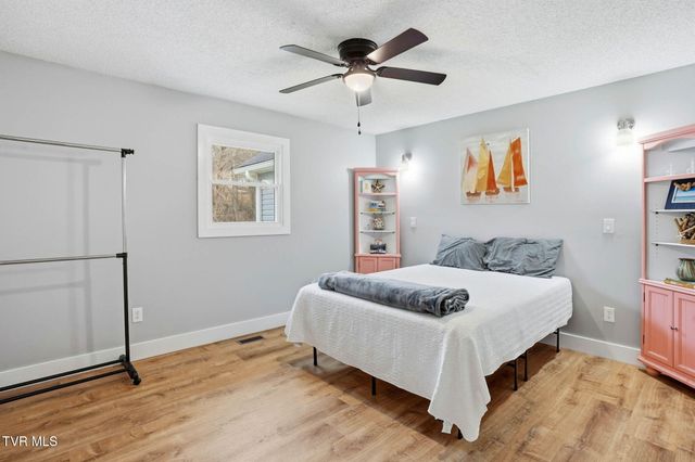 391 Timbertree Branch Road, Kingsport, TN 37660