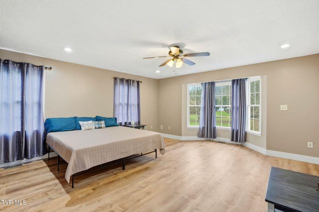 391 Timbertree Branch Road, Kingsport, TN 37660