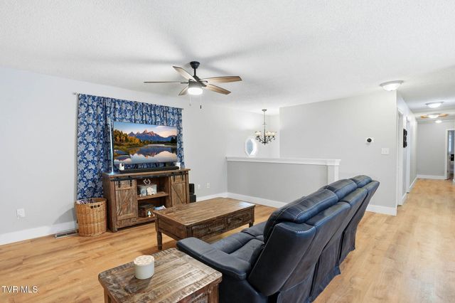 391 Timbertree Branch Road, Kingsport, TN 37660