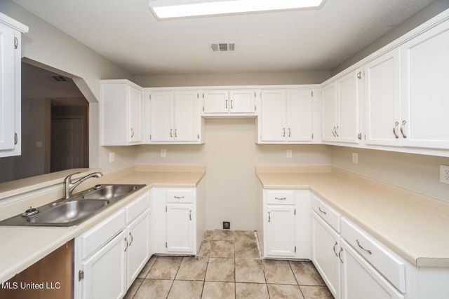 3018 S Caitlynn Circle, S, Horn Lake, MS 38637