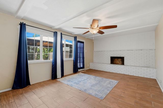 2519 E Buckingham Way, Fresno, CA 93726