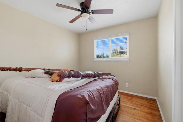 2519 E Buckingham Way, Fresno, CA 93726