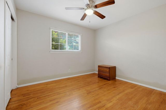 2519 E Buckingham Way, Fresno, CA 93726