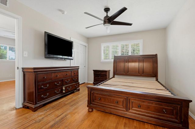 2519 E Buckingham Way, Fresno, CA 93726