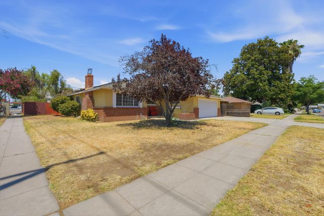 2519 E Buckingham Way, Fresno, CA 93726