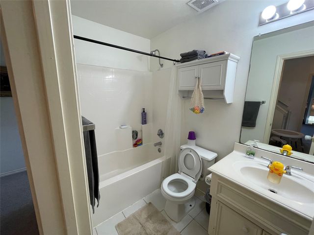 718 Redwing Park Drive, Houston, TX 77009