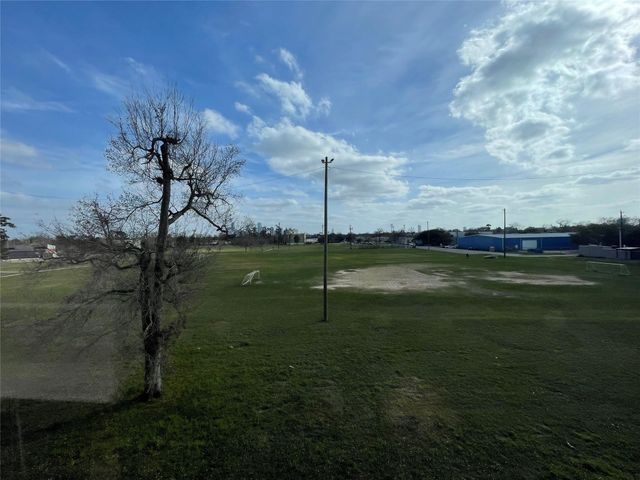 718 Redwing Park Drive, Houston, TX 77009