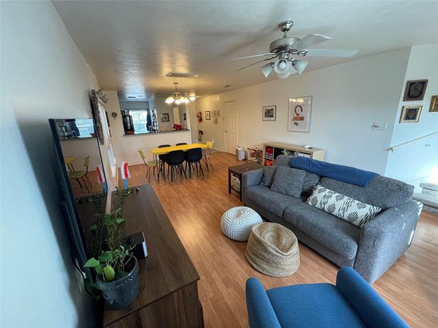 718 Redwing Park Drive, Houston, TX 77009