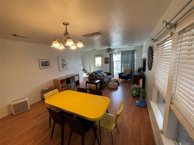 718 Redwing Park Drive, Houston, TX 77009