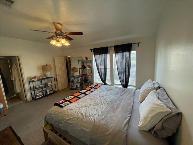 718 Redwing Park Drive, Houston, TX 77009