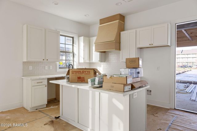 905 Broyles Street 400, Youngsville, LA 70592