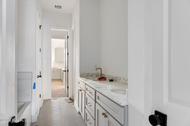 905 Broyles Street 400, Youngsville, LA 70592