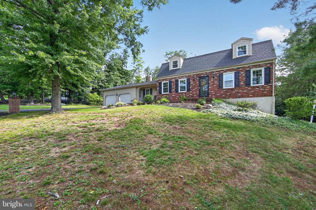 809 GABRIEL CT, POTTSTOWN, PA 19464 — photo 2