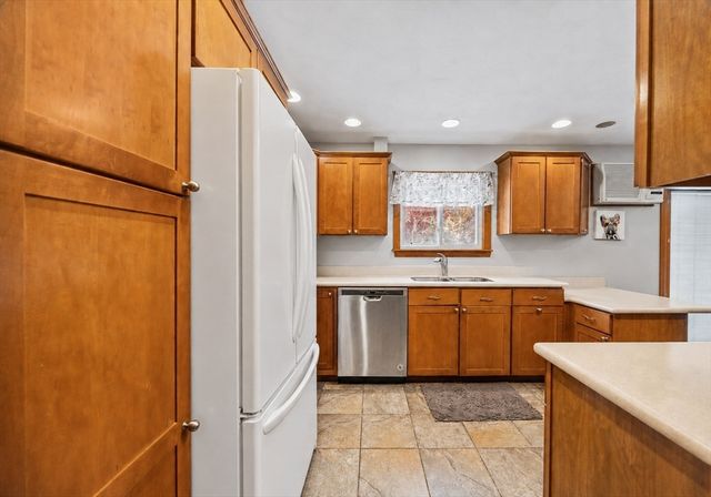55 Evans St, Somerset, MA 02726