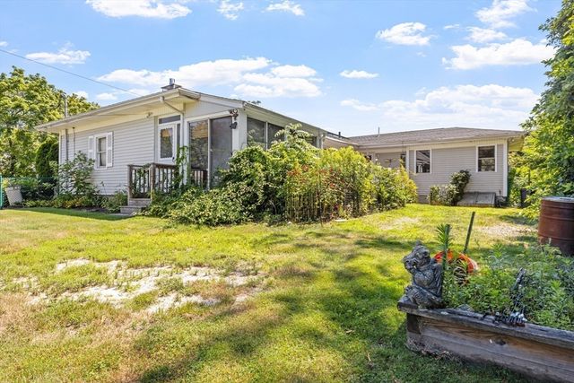 55 Evans St, Somerset, MA 02726