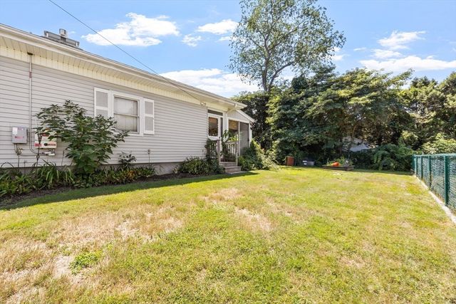 55 Evans St, Somerset, MA 02726