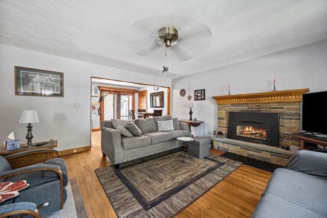 55 Evans St, Somerset, MA 02726
