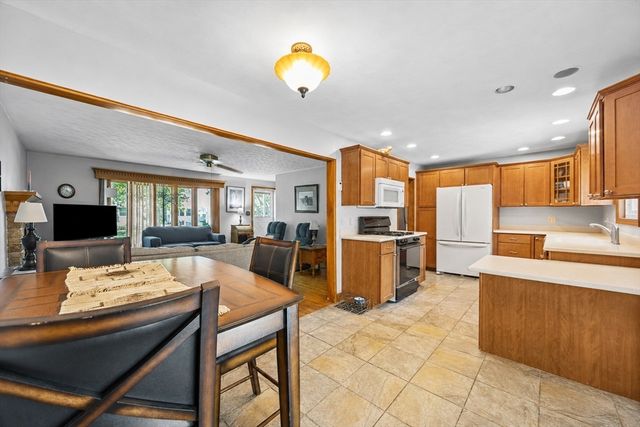 55 Evans St, Somerset, MA 02726